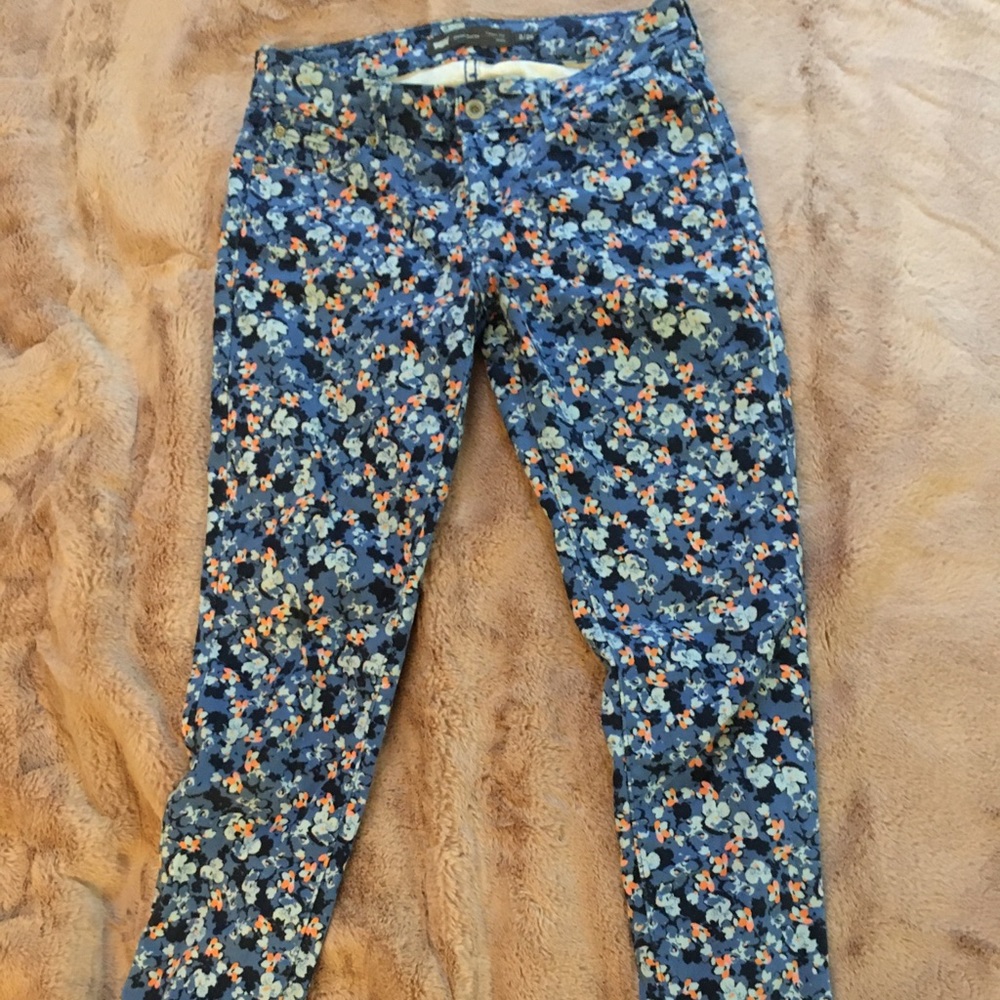 Levi Strauss floral blue jeans- size 26